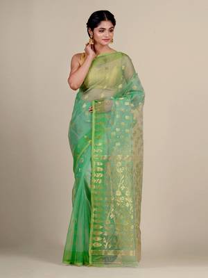 Green hand woven silk saree with blouse 2