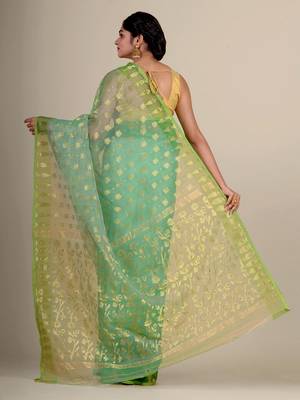 Green hand woven silk saree with blouse 4