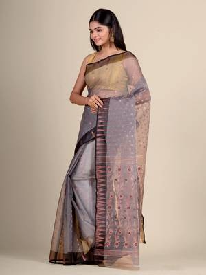 Grey hand woven silk saree with blouse 3