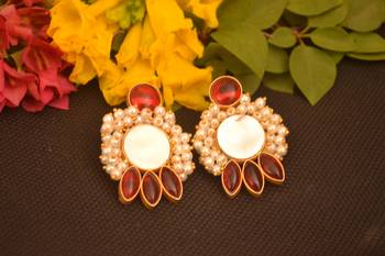 Maroon onyx studs 1