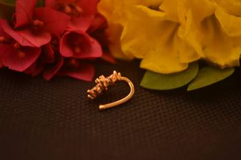 Sizzling gold floral diamond cubic zirconia clipon nose-ring or nosepin 2