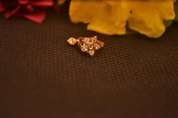 Sizzling gold floral diamond cubic zirconia nose-ring or nosepin 1