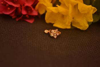 Sizzling gold floral diamond cubic zirconia nose-ring or nosepin 2