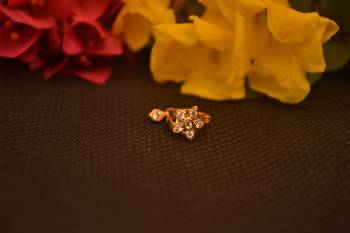 Sizzling gold floral diamond cubic zirconia nose-ring or nosepin 3