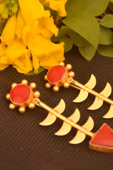 Red onyx studs