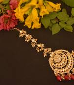 Red pearl maang-tikka