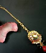 Gold agate maang-tikka