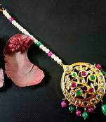 Gold agate maang-tikka