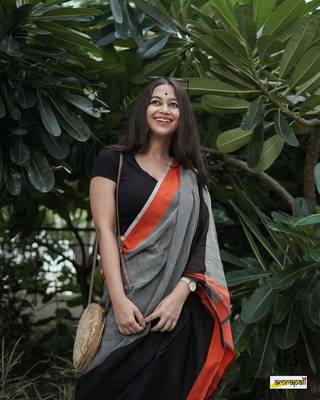 Elegant Khadi Cotton Handloom Saree With Running Blouse Piece 4