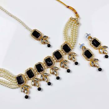 Black Kundan & Pearls Choker leave-design Jewellery Set for Bridal Women & Girls  2