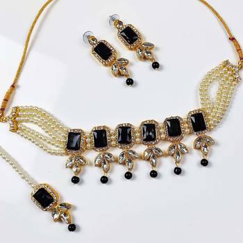 Black Kundan & Pearls Choker leave-design Jewellery Set for Bridal Women & Girls  3