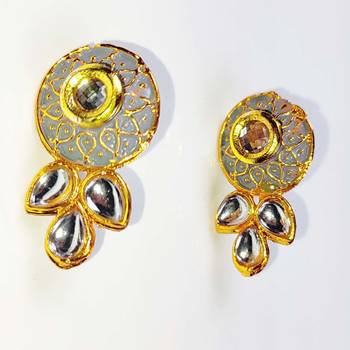 Adorable Gold-Plated Pearl Choker Stones Kundan Choker Necklace & Earring Set For Women 2