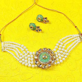 Adorable Gold Plated Pearl Choker Stones Kundan Choker Necklace & Earring Set For Women 2