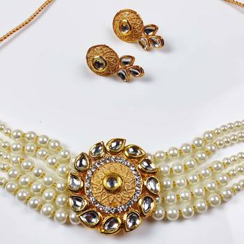 Adorable Gold Plated Pearl Choker Stones Kundan Choker Necklace & Earring Set For Women 3