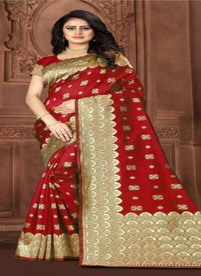 Red woven jacquard saree with blouse 4