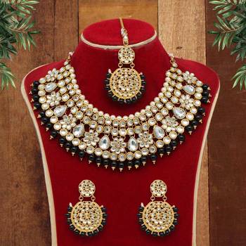 Black necklace-sets 1