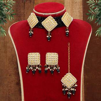 Black necklace-sets 1