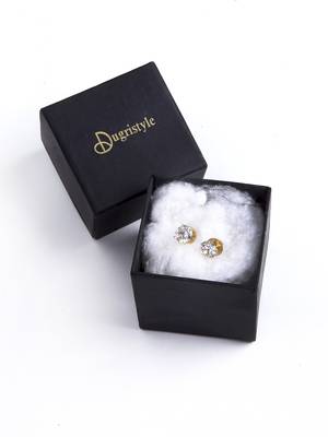 White zircon   studs 4