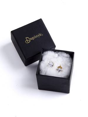 White zircon   studs 4