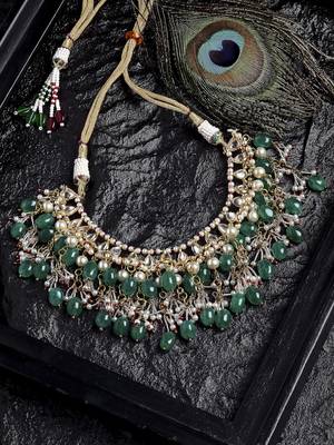 Green pearl necklaces 1