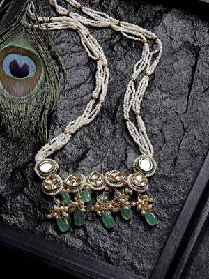 Green pearl necklaces 1