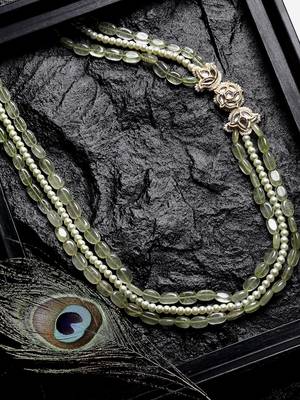 Green pearl necklaces 1