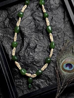 Green pearl necklaces 1