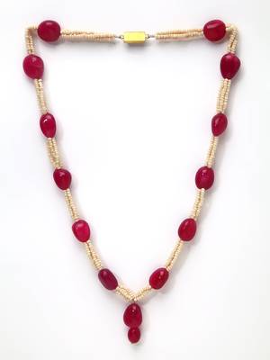 Red pearl necklaces 2