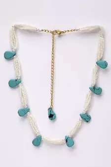 Blue pearl necklaces