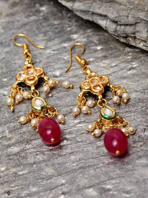 Red pearl earrings 3
