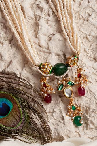 Multicolor pearl necklaces