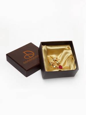 Red pearl earrings 4