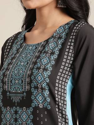 varanga black and blue geometric printed straight kurta with 3/4th sleeves. 4