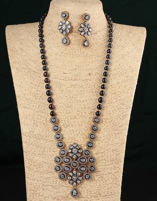 White pearl necklace-sets 1