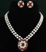 White pearl necklace-sets