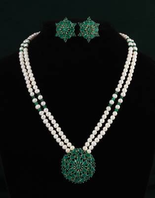 Real Natural Hyderabadi pearls Set With Certificate 1