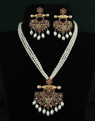 Real Natural Hyderabadi pearls Set With Certificate 1