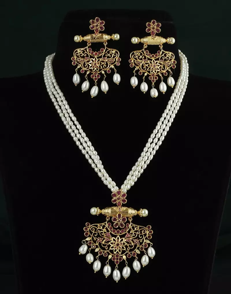 Real Natural Hyderabadi pearls Set With Certificate