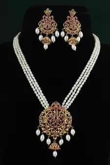 Real Natural Hyderabadi pearls Set With Certificate