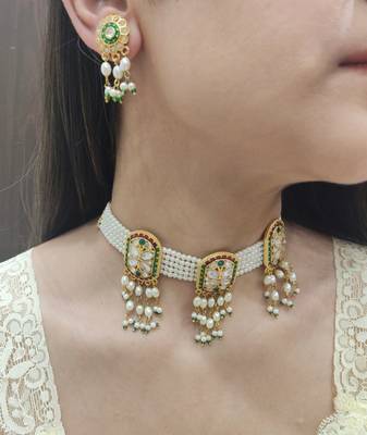 White Pearl Choker Set 1