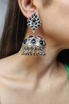 Black jhumkas