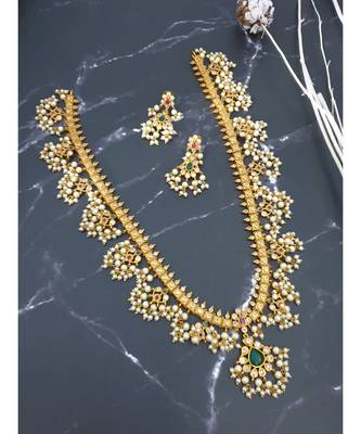 Traditional Guthapusaloo long haar with earrings 1