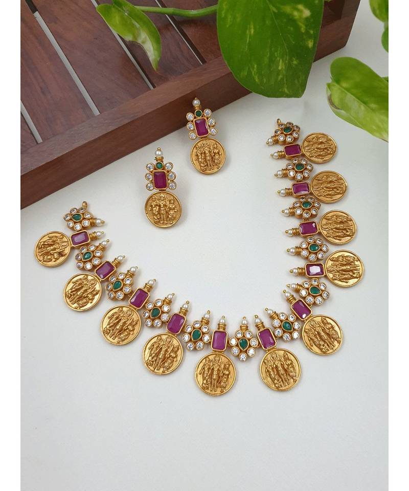 Traditional ramparivar necklace with earrings