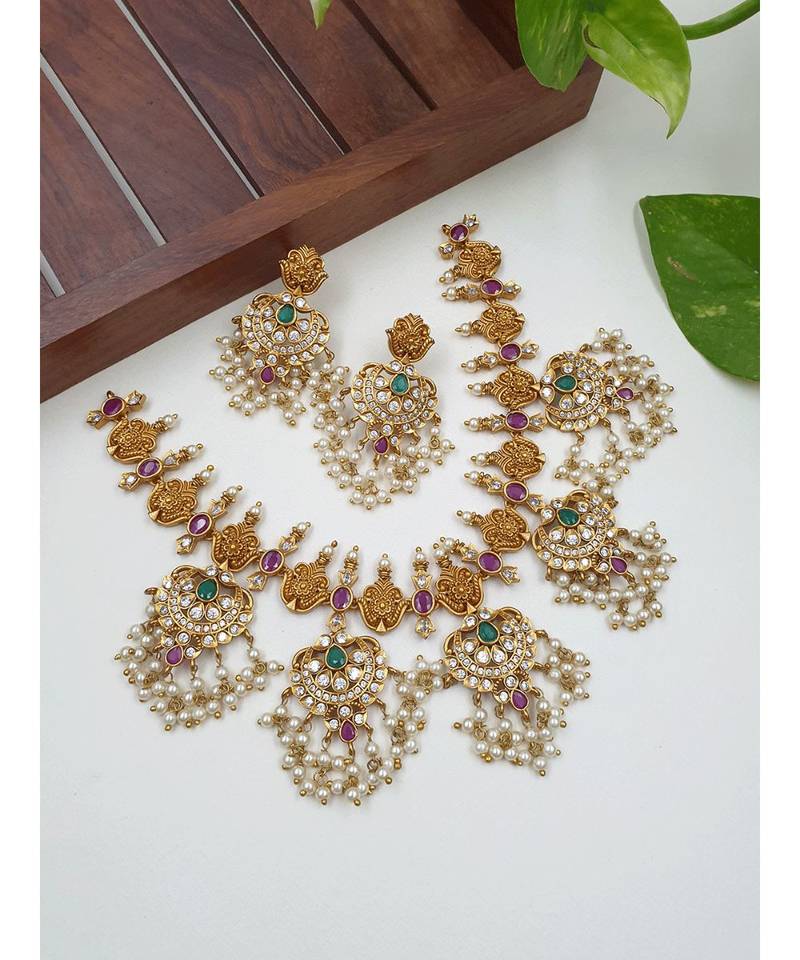 Amazing matte guthapusaloo necklace with earrings