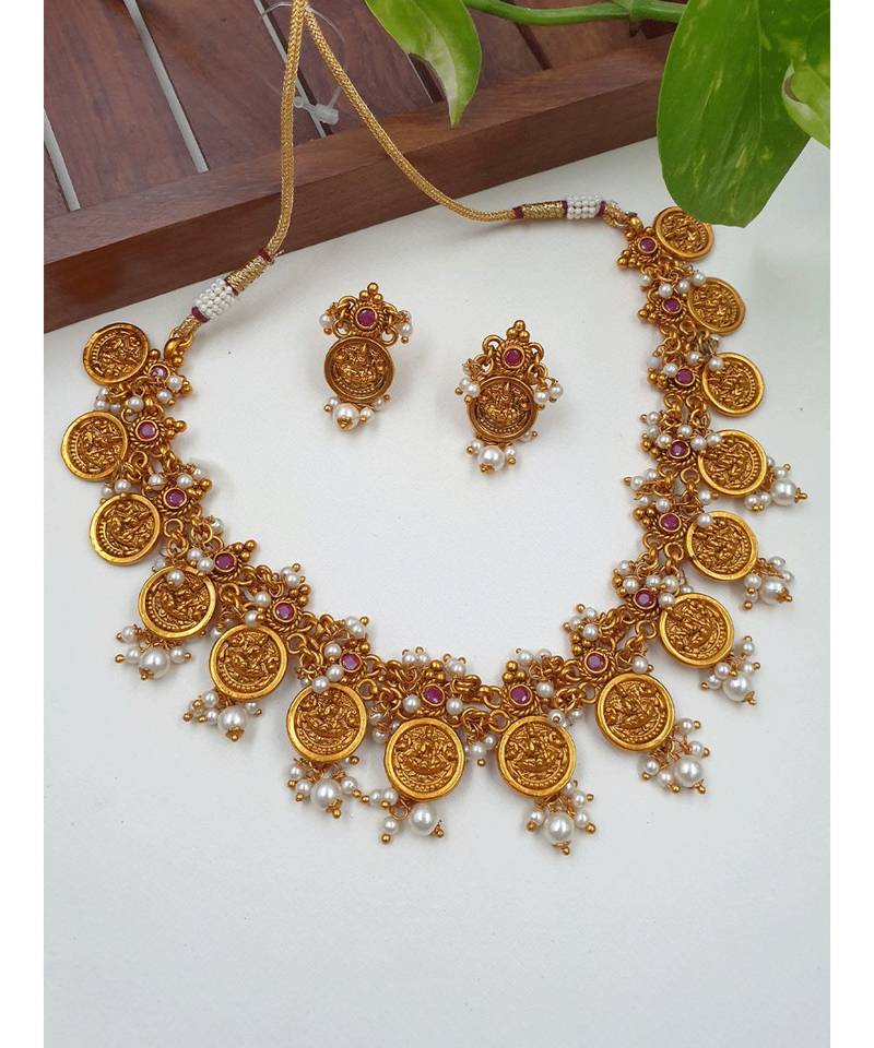 Beautiful matte finish kasu necklace with earrings