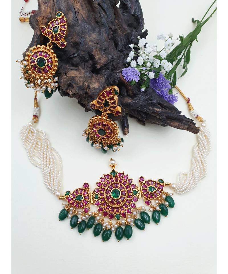 Grand kemp stone pearl choker with earrings