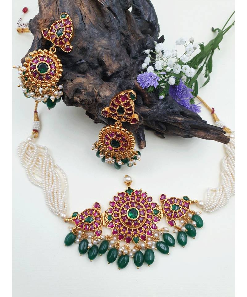 Grand kemp stone pearl choker with earrings