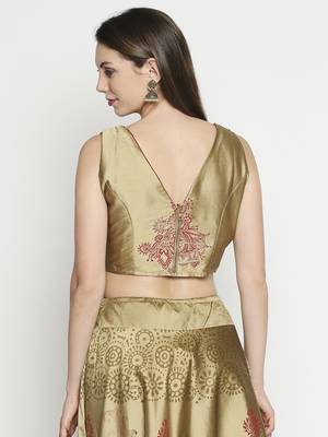 Gold printed
 polyester crop-tops 4