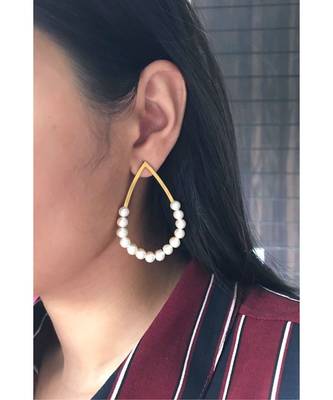Pearl Gold Classy Pear Drops 1