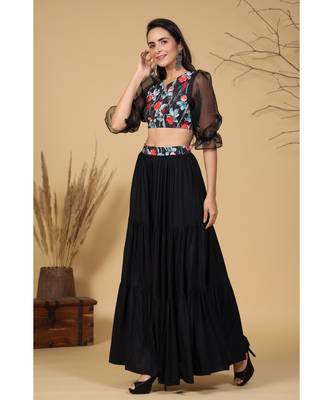 black skirt with floral printed top 3